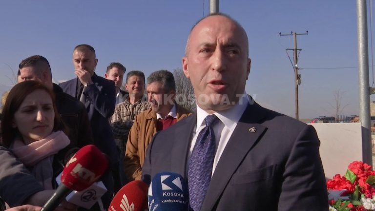 Haradinajt nuk i kujtohet kush e hidhëroi në Kuvend (VIDEO)