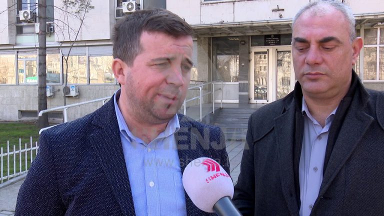 GJYKIMI PËR ALMIRIN SHTYHET, PALA E DËMTUAR KËRKOI NDËRRIMIN E GJYKATËSIT NDIHMËS (VIDEO)