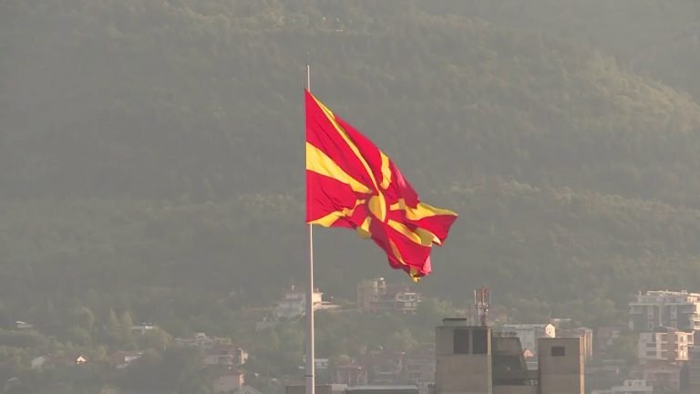NË MAQEDONINË E VERIUT KA MË SHUMË TË BURGOSUR SESA HAPËSIRË NË BURGJE (VIDEO)