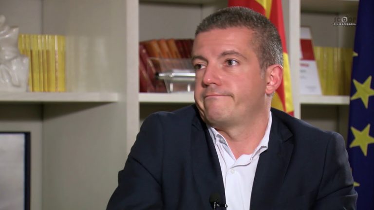 KOMUNAT FUTEN NË BORXHE PA KRITERE, KRYETARËT NUK KA KUSH T’I NDALË