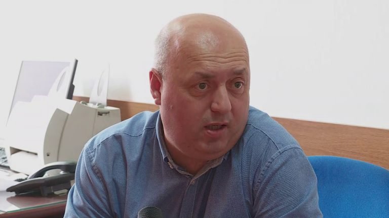 Veles, rrezikohet mbyllja e paraleles së vetme shqipe