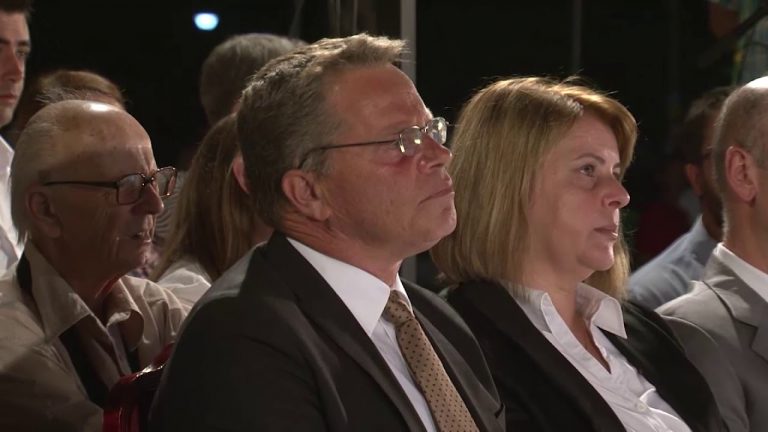 Nën përkujdesje të Ministrit të Kulturës Hysni Ismaili- Për herë të parë, gjuha shqipe u përdor zyrtarisht në manifestimin Mbrëmjet Strugane të Poezisë(video)