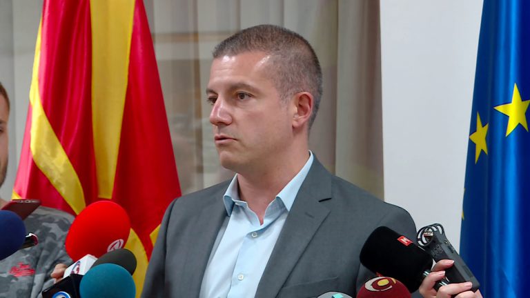Mançevski: Administratorët e pa vyeshëm, do të transferohet në sektorin privat
