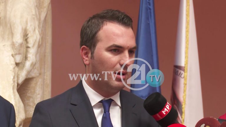 Ademi pesimist / Nuk ndërtohet shkolla për tre muaj, kërkesa për shkollë në Idrizovë ende nuk është bërë në Ministri