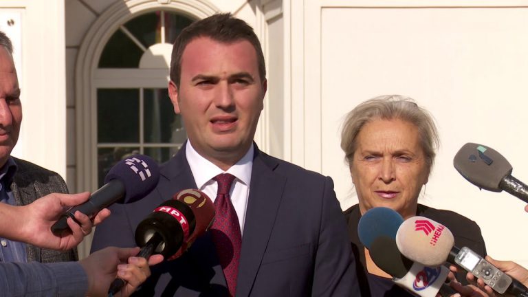 Rritje të pagave për 10% në arsim, SASHK shqyrton ofertën