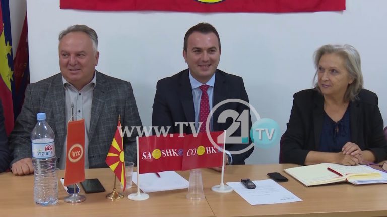 Mësuesit të pavendosur për të pranuar 10% rritje, Arber Ademi i kënaqur me rrogën e tij si profesor?!