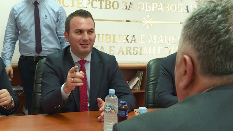 Rrogat në arsim, më të larta për 10 për qind