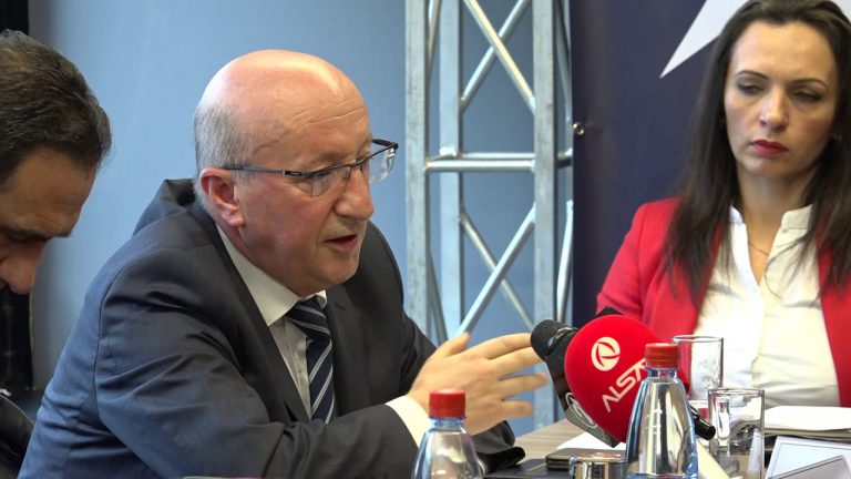 Alsat -m / Profesorët-funksionarë mbrojnë politikat e BDI-së