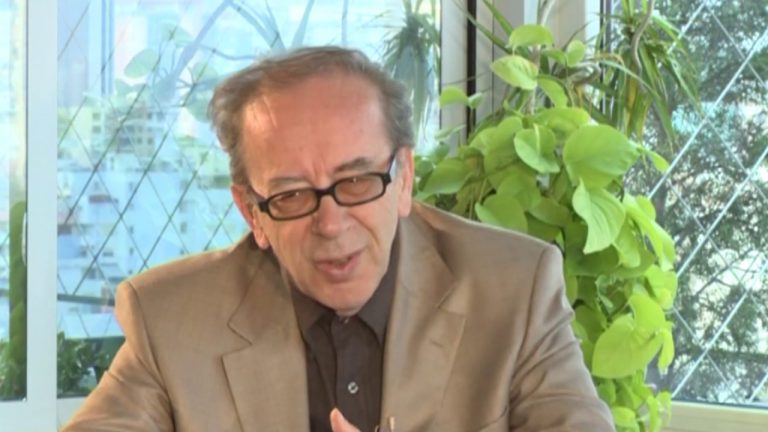 Kryetari i Francës E.Macron nderon Kadarenë me titullin “Oficer i madh i Legjionit të Nderit”