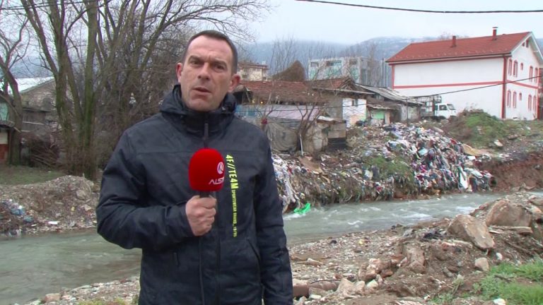 Tetovë, lumi Shkumbin i “mbytur” në mbeturina
