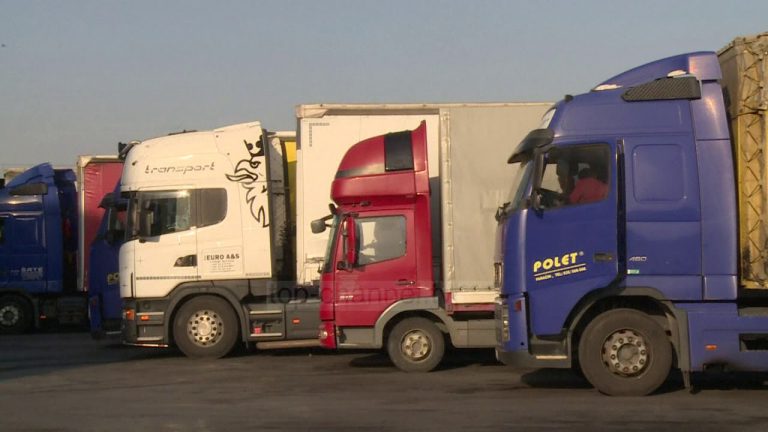 Taksa hiqet pjesërisht/ Vendimin Kurti e morri vetëm me ministrat e VV, LDK nuk i shkoi në mbledhjen e qeverisë