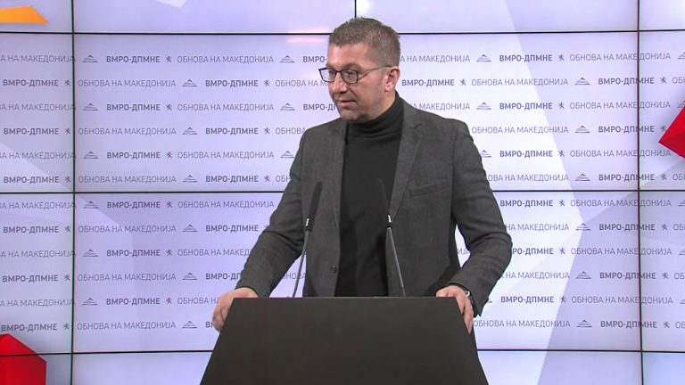 Mickoski kundër masave të Zaevit: Të mos shkurtohen pagat e punëtorëve