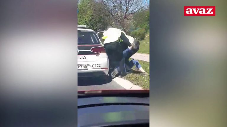 Video-pamje / Një femër boshnjake luftë me policët kundër arrestimit,  nuk mbante pajisje mbrojtëse