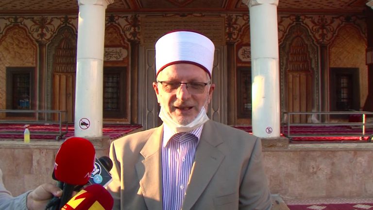 Tetovë-Gostivar,falje edhe në oborret e xhamive ( video)