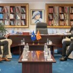 auto_FqoUxl5WAAECMPk-600×3601678207780