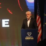 Menduh-Thaci-para-te-pranishmeve-750×430